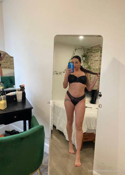 22 year old Asian Escort in Ashtabula OH Hookups