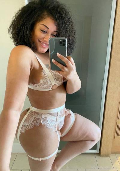 27 year old Escort in Long Island NY Are you horney. Down let hookup