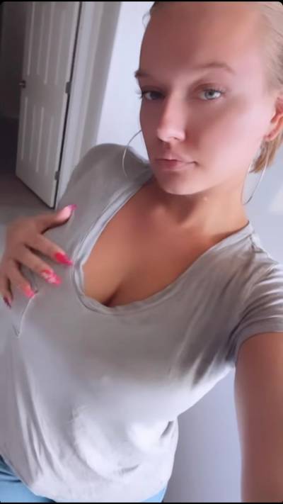 28 year old Asian Escort in New York City NY I’m Down To Fuck You Good