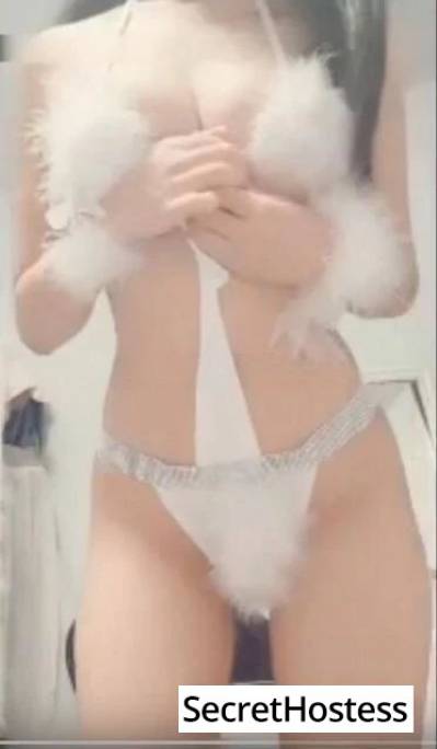 28 year old Escort in Nice Fangfang