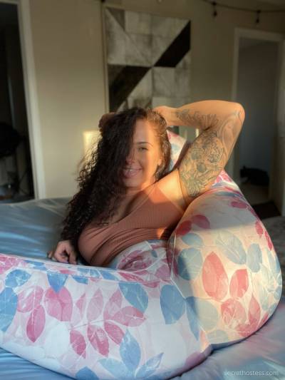 23 year old Escort in Albany NY Available for hook up and massage