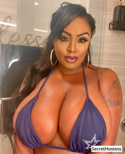 Superstar layton benton in Dallas TX