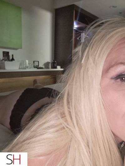 40Yrs Old Escort 172CM Tall Winnipeg Image - 1