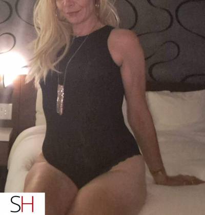 40Yrs Old Escort 172CM Tall Winnipeg Image - 2