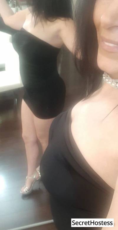 40 Year Old Escort Edmonton Brunette Brown eyes - Image 5