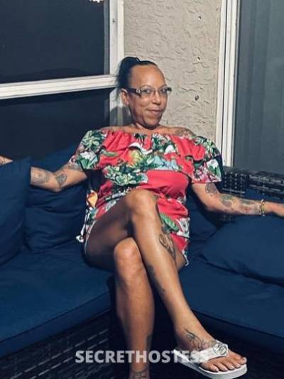 44 year old Chinese Escort in West Palm Beach FL Qv only TEXT ONLY READ THE AD PLEASE READ THE AD