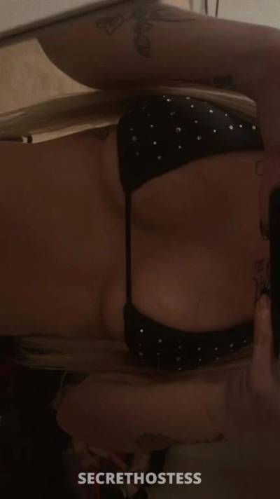 21 year old Escort in Perth BOOK NOW/ sexy petite blonde