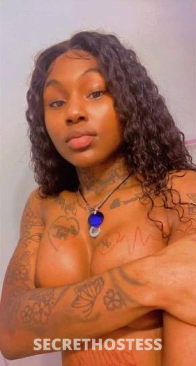 25 year old Escort in Racine WI young sexy and clean incall outcall carfun legit