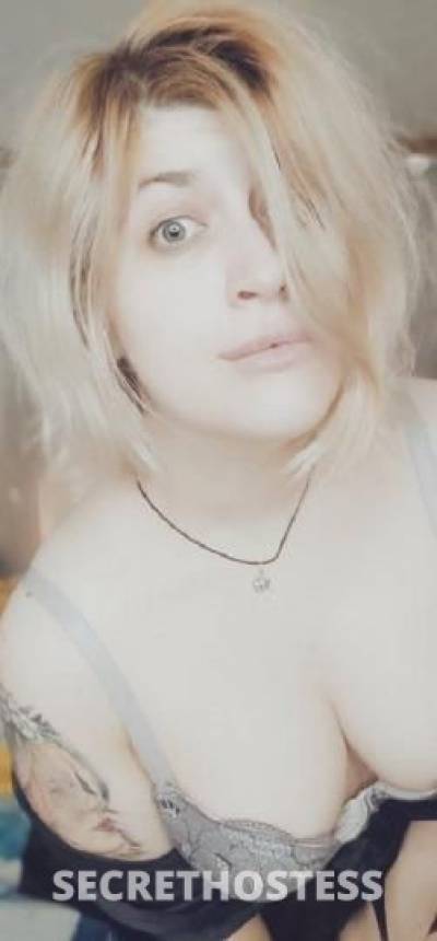 26 year old Escort in Columbia MO Available Specal services Incall and party Outcall and Car 
