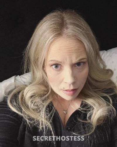 48 year old Escort in Stockton CA Ur 40 inch hips naughty milf gilf Facetime shows available