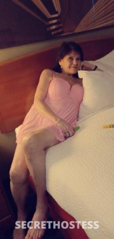 Becca 52Yrs Old Escort St. Louis MO Image - 1