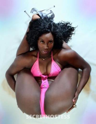 25 year old Escort in Everett WA Dangerous SEXY Curves Must See OUTCALL