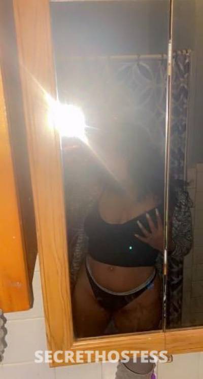 23 year old Cuban Escort in Knoxville TN THICK FINE CUBAN BITCH B drippen for big dick