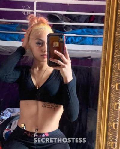 26 year old Escort in Sioux Falls SD Facetime fun nasty videos for sell all three holes available