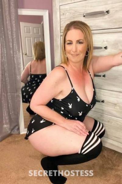 47 year old Escort in Memphis TN Di vo rc ed Mom Car Fun Incall or Outcall