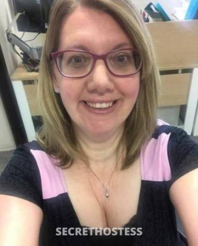 61Yrs Old Escort Knoxville TN Image - 1