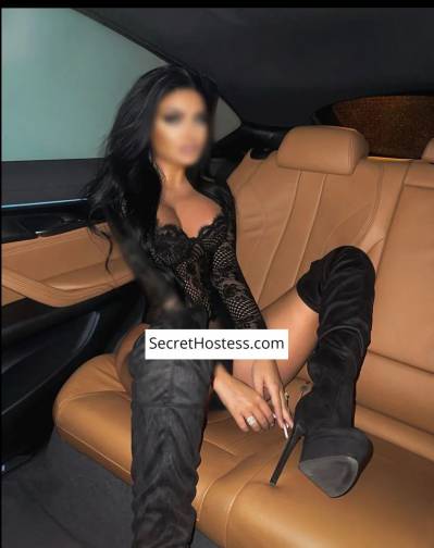 Escort Size 6 Newcastle Image - 1