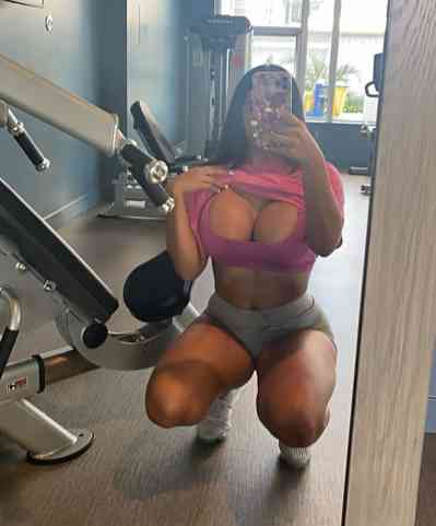 23 year old Escort in Agoura Hills CA Servicio privado