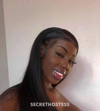 22 year old French Escort in Rochester NY New In Town Super soaker