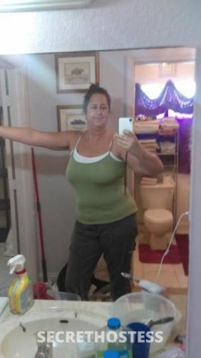 Puerto rican cougar mami ready for some action - 40 in Hickory NC