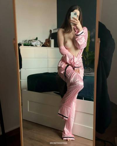 28 Year Old Asian Escort Detroit MI - Image 4