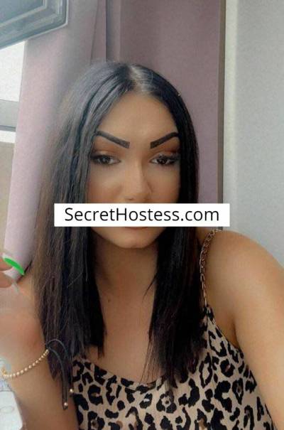 18 Year Old Caucasian Escort Vienna Black Hair Brown eyes - Image 1