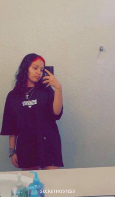 22 year old Escort in Detroit MI I'm here for Hook up service and strictly