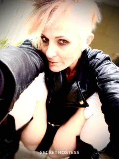 42 year old Escort in Perth Call Bekxy if you dare