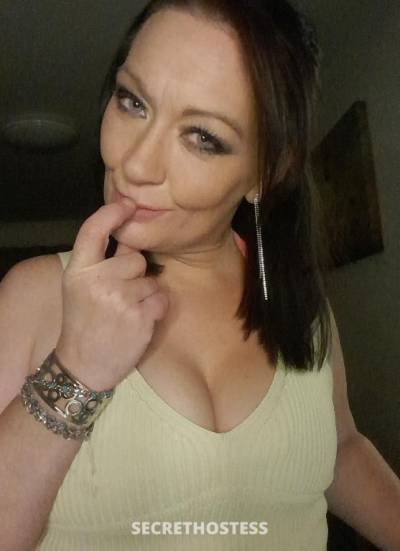 Aussie Skilled Squirting MILF who pampers with unique  in Perth