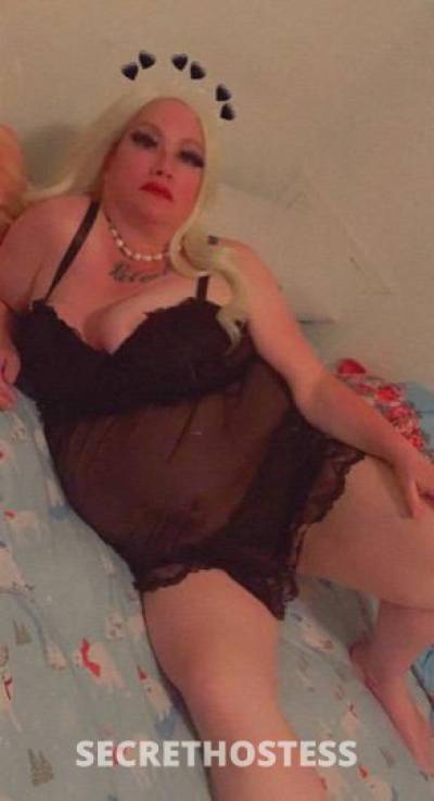 55 year old Escort in Lansing MI diamond come and play with my kitty
