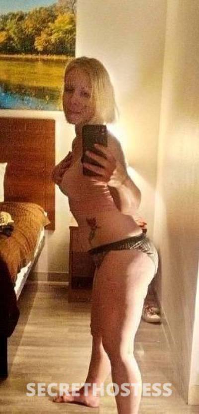 34 year old Escort in Kansas City MO Sexy ms princess with the big booty cutie with thick thighs