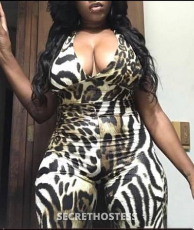 24 year old Escort in Louisville KY IM IN DESPERATE NEED TO CREAM CUM SQUEEZE my 36DDDs WATCH MY