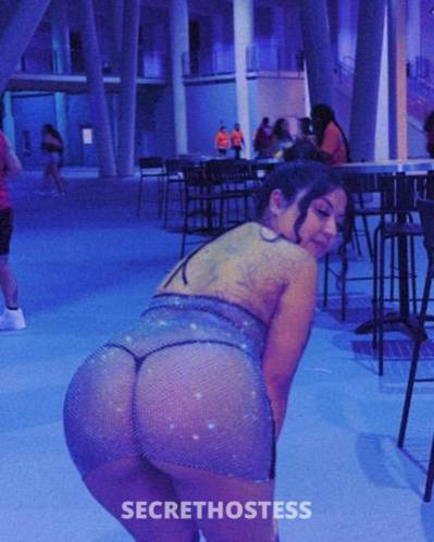 24 year old Filipino Escort in San Fernando Valley CA Big Booty Filipina back in Sherman Oaks Available NOW