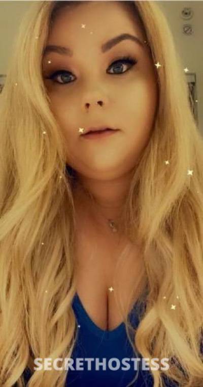 25 year old French Escort in Desmoines IA SEXY TIGHT SLIPPERY 2 girl BOMBSHELL AVAILABLE NOW 24 7 