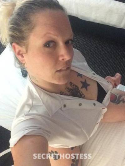 35 year old Escort in Desmoines IA Are you ready to fuck a 35 year old woman