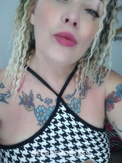 Candy 44Yrs Old Escort Iowa City IA Image - 3