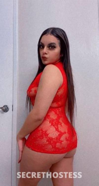 5 Creamy Tight Latina QV Specials Available Now in Fresno CA