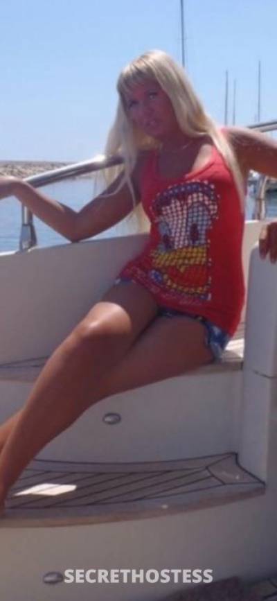 Sexy European girl in Coffs Harbour