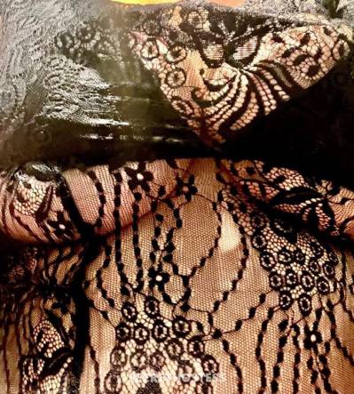 35 year old Escort in Perth Sexy Curvaceous Brunette