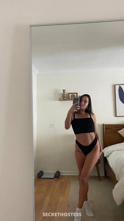 22 year old Asian Escort in Hagerstown MD Hookups