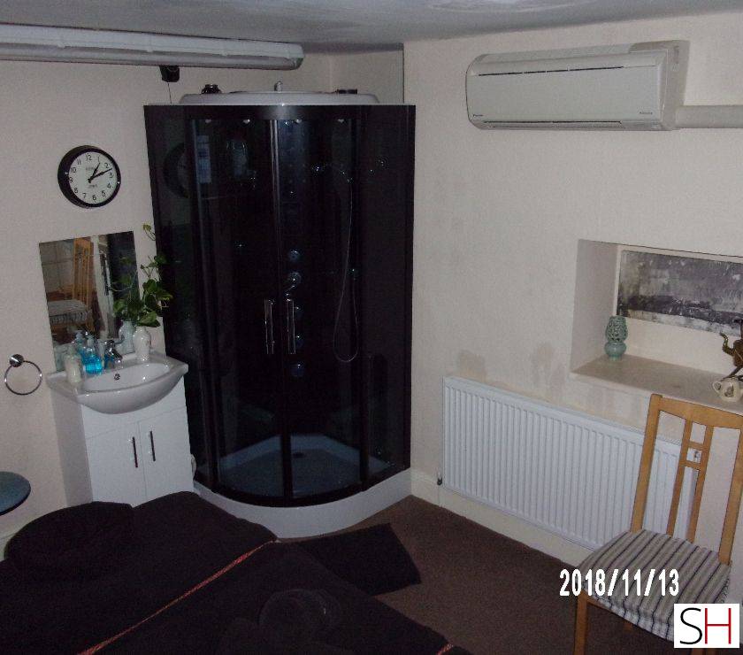 Massage in Redditch Town Centre, Agency Escorts Worcestershire UK