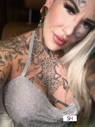 EvilynInk - Inked Blonde Bimbo with a kiss in Las Vegas NV