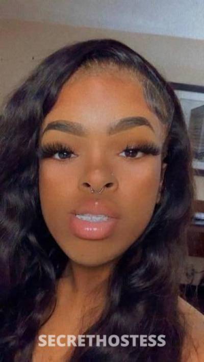 21 year old Escort in Chicago IL Fantasy dwarf