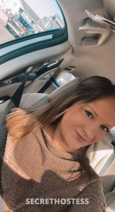 25 year old Escort in Arlington TX Am available now for Incall or outcall Snapchat @ 