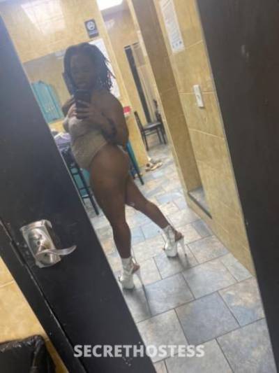 24 Year Old Escort Detroit MI - Image 2