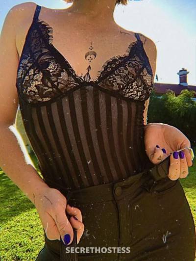 23 year old Escort in Beaconsfield Perth Slim Young Lizzie – Bisexual Perth Escort