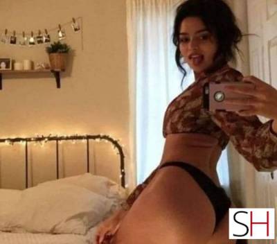 25 year old Latino Escort in Ilford Essex I'm Rebeka sexy gril??the best owo,full gfe, 