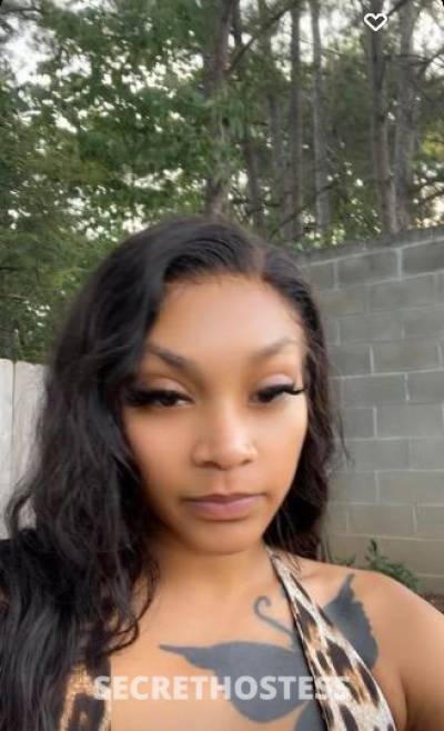 22 year old Escort in Desmoines IA Des Moines Iowa Miss Snatch Ya Heart Out