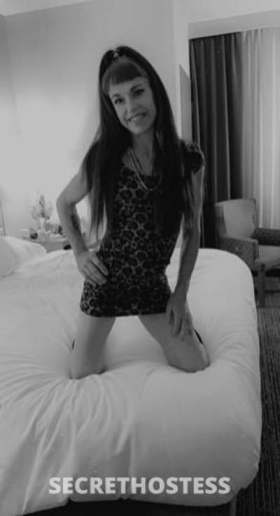 42 year old Escort in West Palm Beach FL Dont stay at home and man handle the Grab ur phone Send a 
