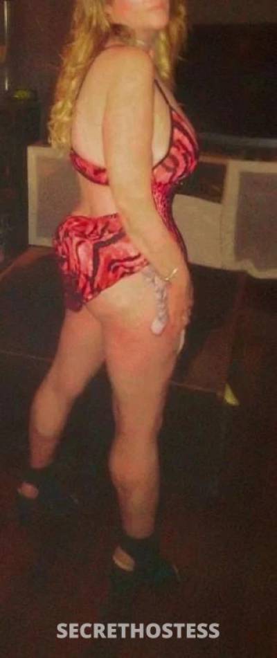 41 year old Australian Escort in Brisbane Kedron - MATURE HORNY AUSSIE
